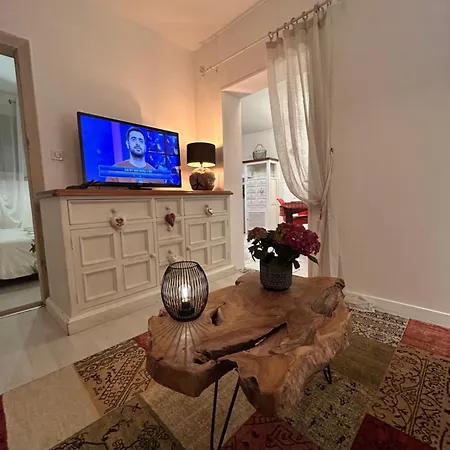 Des Capucins Centre Appartamento